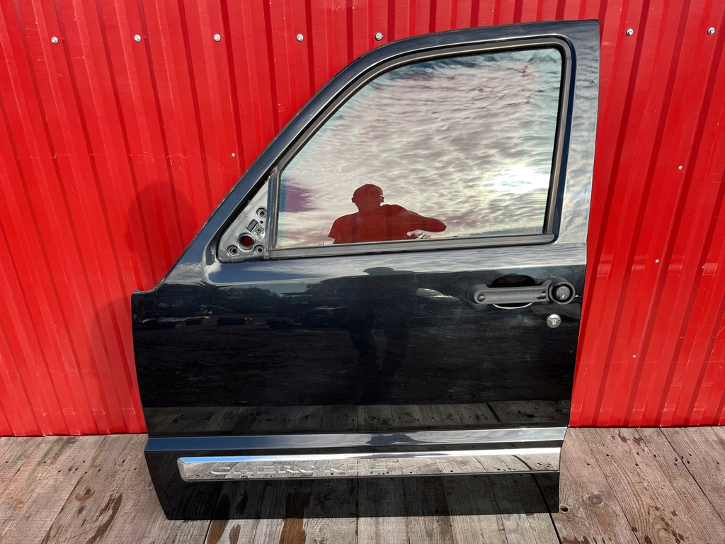 фото №1, Jeep cherokee liberty kk дверь левый перед оригинал состояние идеальное состояние