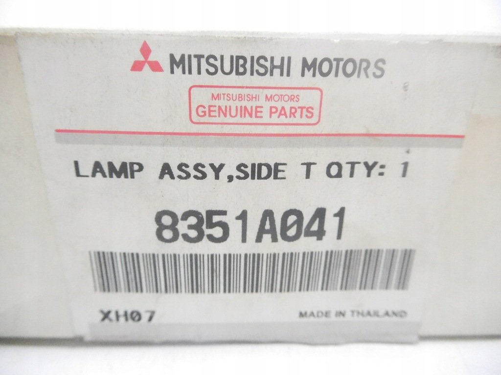 фото №9, Поворотник боковой белый r=l mitsubishi l200 оригинальный номер 8351a041