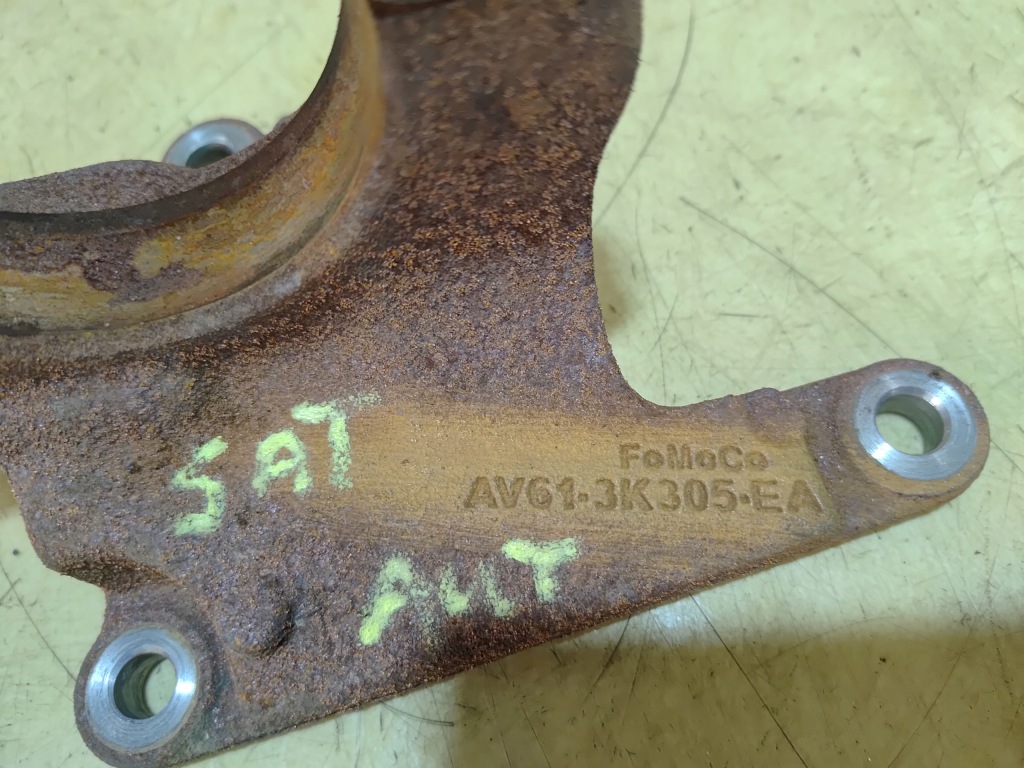 Focus mk3 c-max mk2 2.0 tdci опора полуось автоматическая коробка передач av61-3k305-ea Недорого