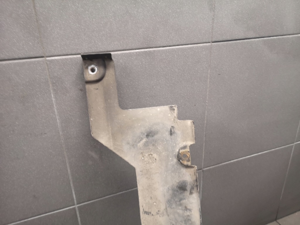 фото №9, Защита подвеска правая audi a8 d2 4d0018958b