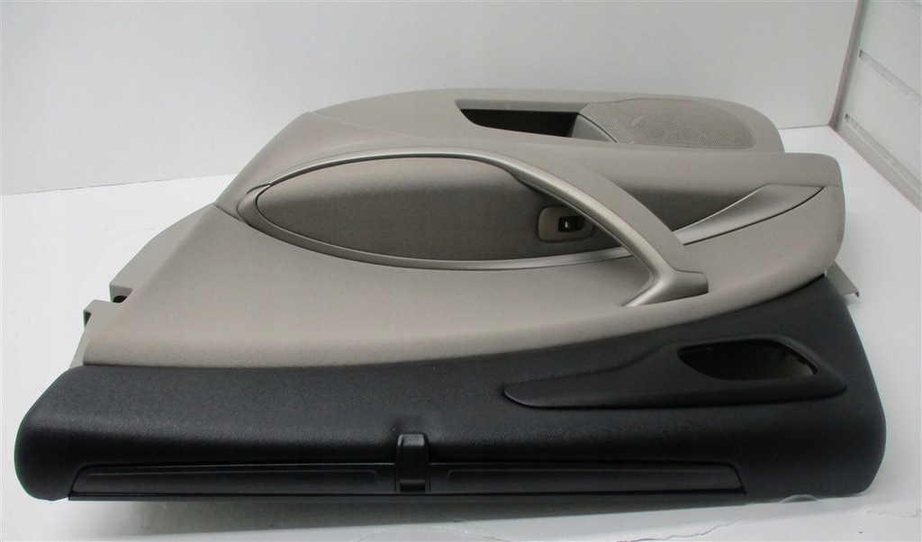 фото №8, Обшивка дверь правый задняя шторка citroen c5 iii x7 96829602zw