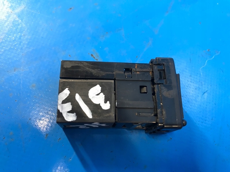 фото №4, Usb разъем toyota prius 16 8619042040