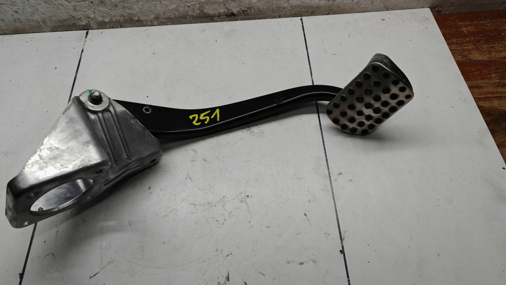 фото №7, Педаль тормоза автоматическая коробка передач mercedes r-klasa w251 a2512900601