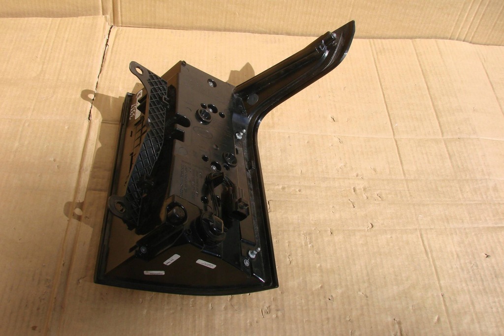 фото №10, Land rover range rover l405 2020 левая сторона лампа задняя