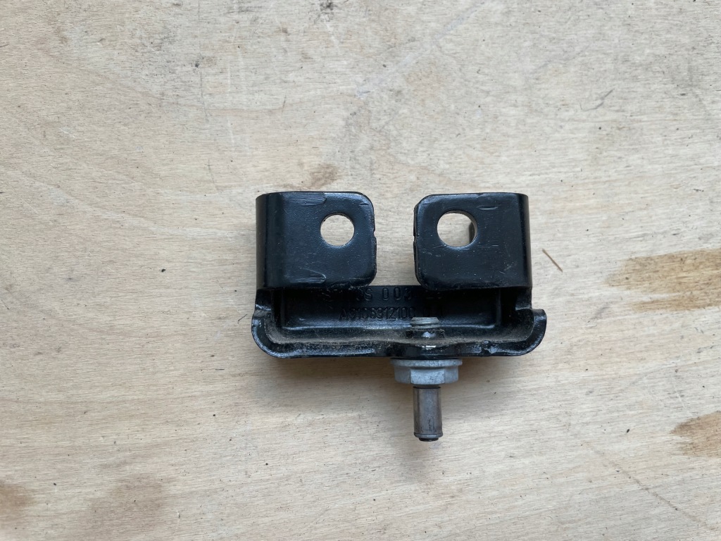 фото №1, Засувка кронштейн двері mercedes sprinter 910 907 a9106312100