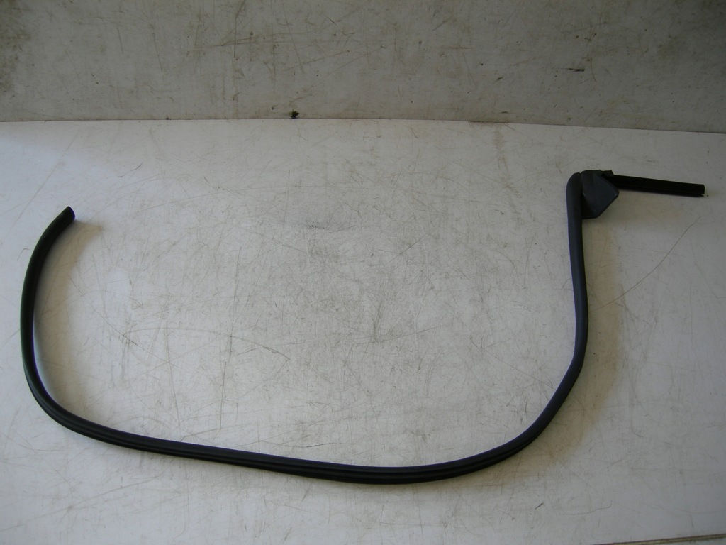 фото №1, Chevrolet camaro cabrio 10- прокладка дверь левая