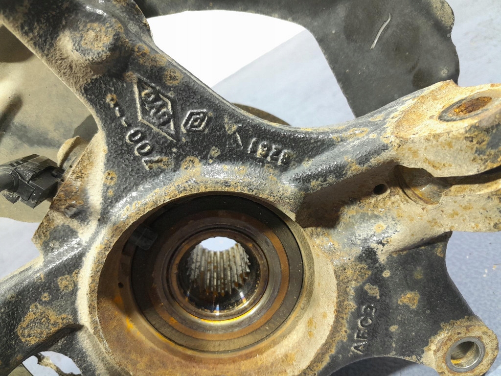 фото №7, Renault megane iv 1.3 tce 140 km поворотний кулак ступиця перед права