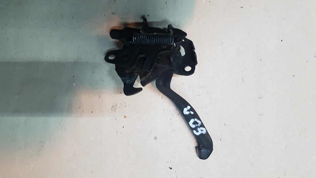 фото №1, Toyota verso 09-17 замок капот