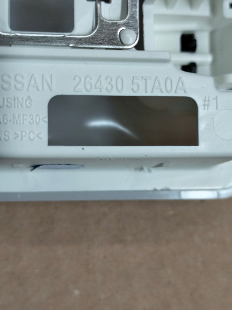 фото №4, Nissan leaf ii ze1 лампа потолочный освещение кабины