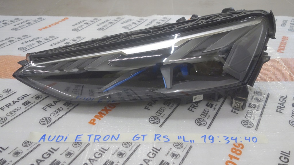 фото №1, Audi e-tron gt rs 4j3941085 лампа левая laser