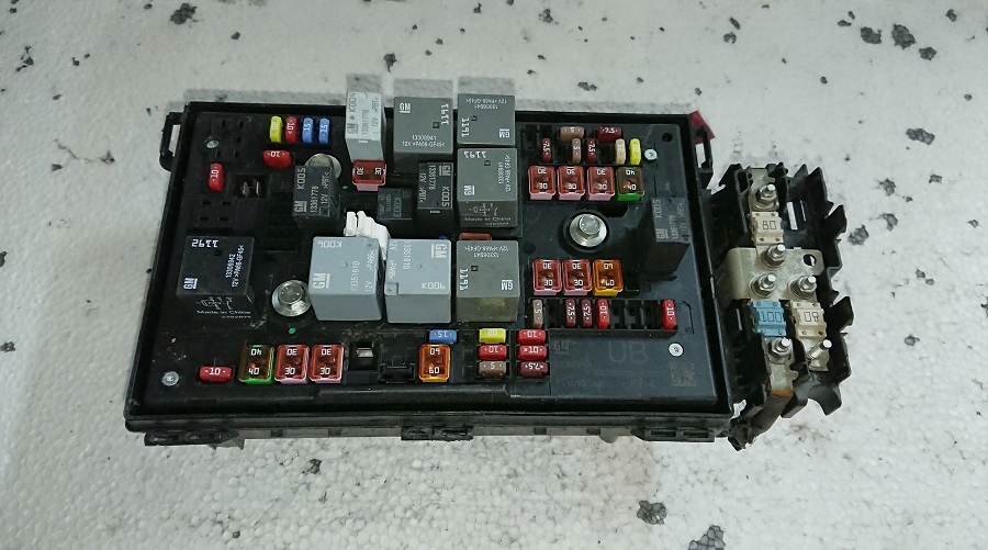 фото №1, Коробка запобіжників opel 13368644