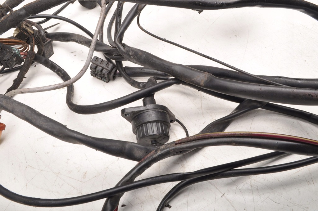 фото №7, Mercedes w123 2.3 8v жгут электропроводка отсек двигателя