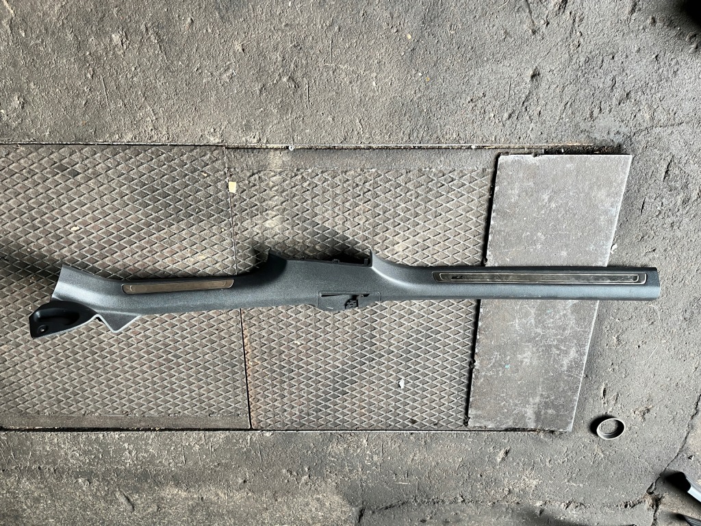 фото №2, 49 vw arteon r-line накладка порог молдинг порог правая 3g8853371