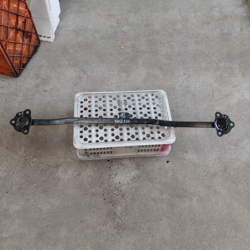 фото №10, Volvo v40 ii 2,0d балка усилитель распорка чашка 31349965