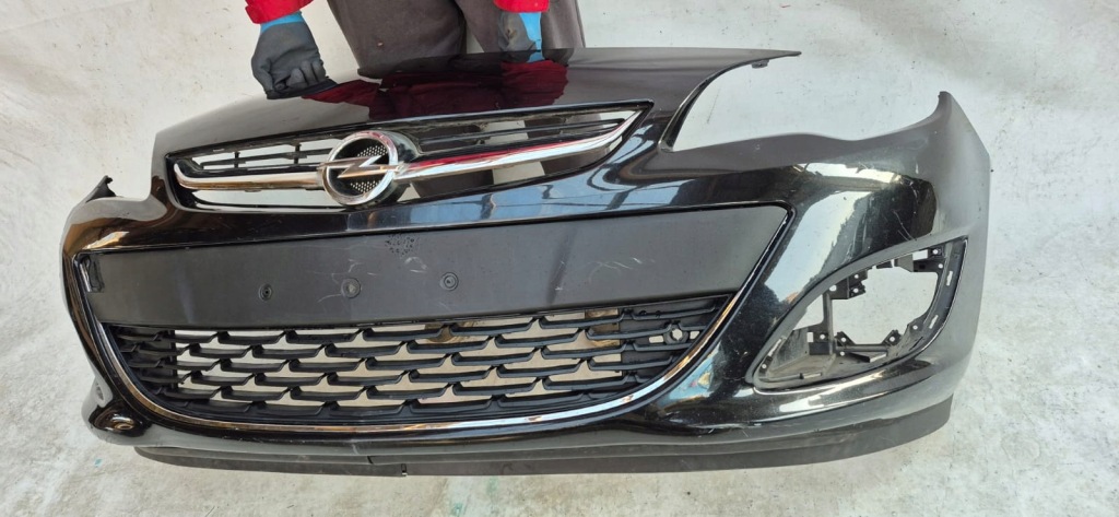 Opel astra j iv рестайлінг  2012-2015 бампер перед передній решітка радіатора 13368660 Київ