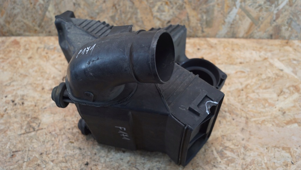 фото №8, Корпус фільтра повітря renault clio iii 1.5 dci 8200309636