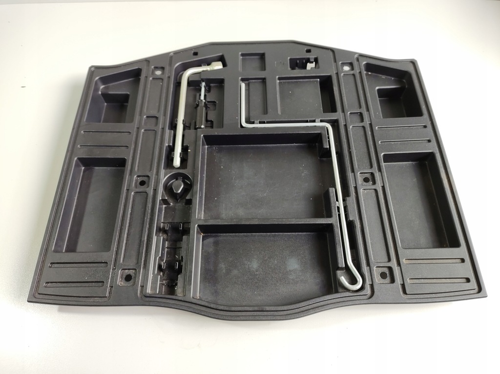 фото №6, Lexus is300h 13r вкладыш багажника