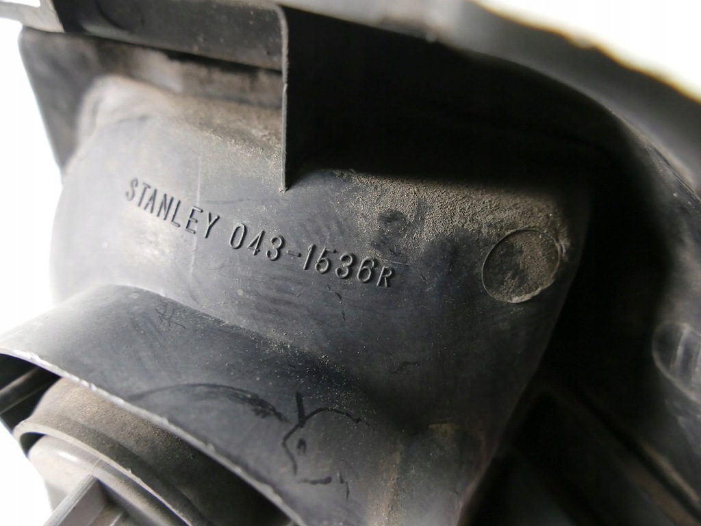 фото №11, Mitsubishi space wagon ii лампа правый задняя