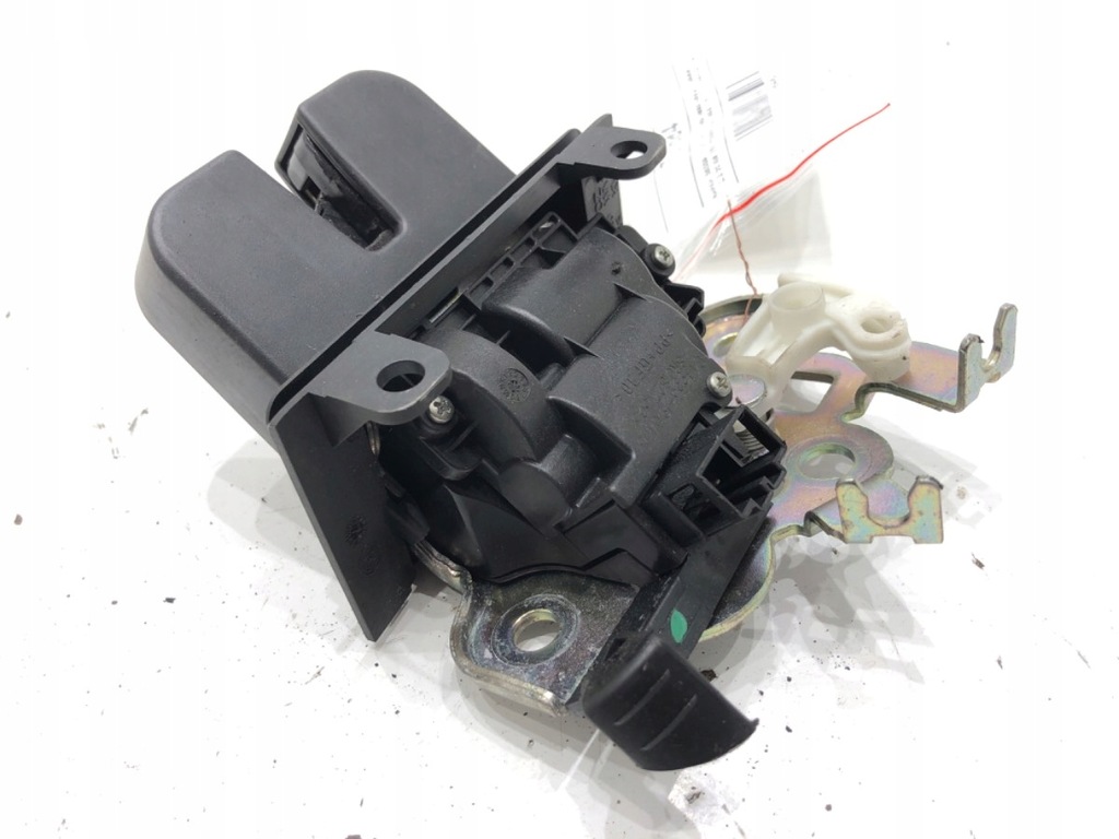 фото №1, Замок кришки задня skoda rapid kombi 8r0827505 кронштейн