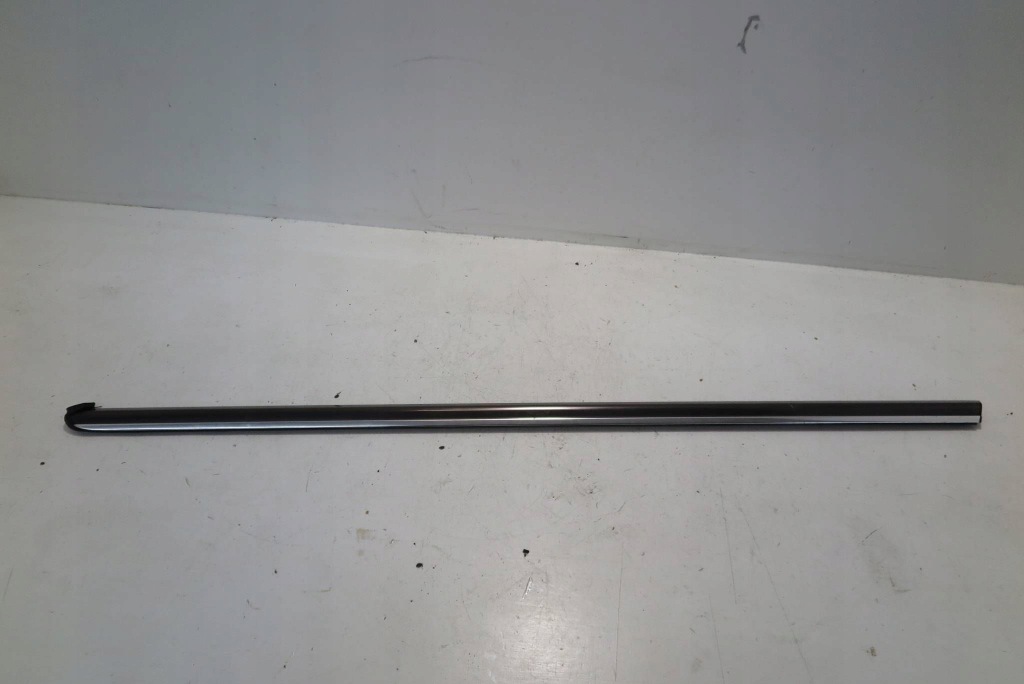 Купить Молдинг стекло правый задний  правая mercedes benz clk w209 lift