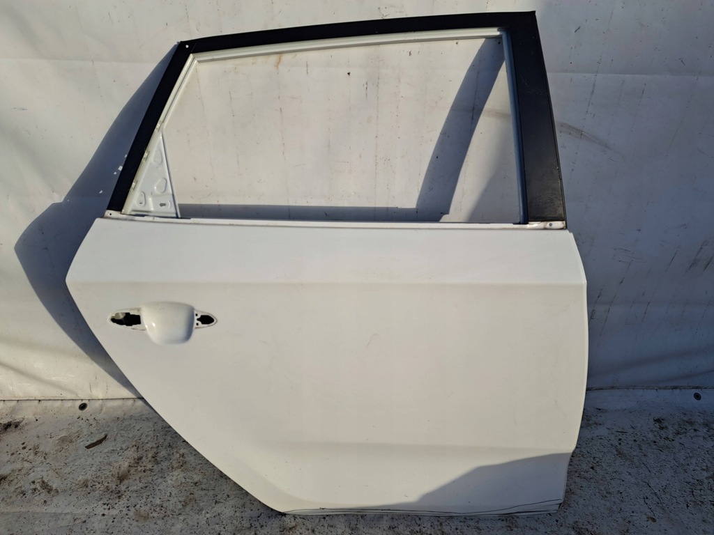 фото №1, Kia carens iv 4 двері правий задня задні праве