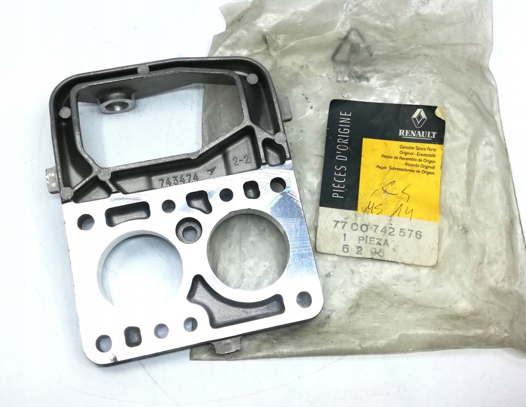 Кронштейн основание карбюратора weber renault 19 clio express 7700742576 oe! Доставка