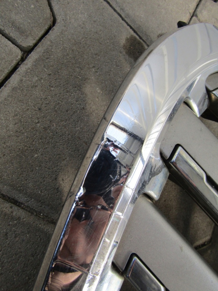 Решітка радіатора решітка радіатора бампер toyota land cruiser 12-15 lif Доставка