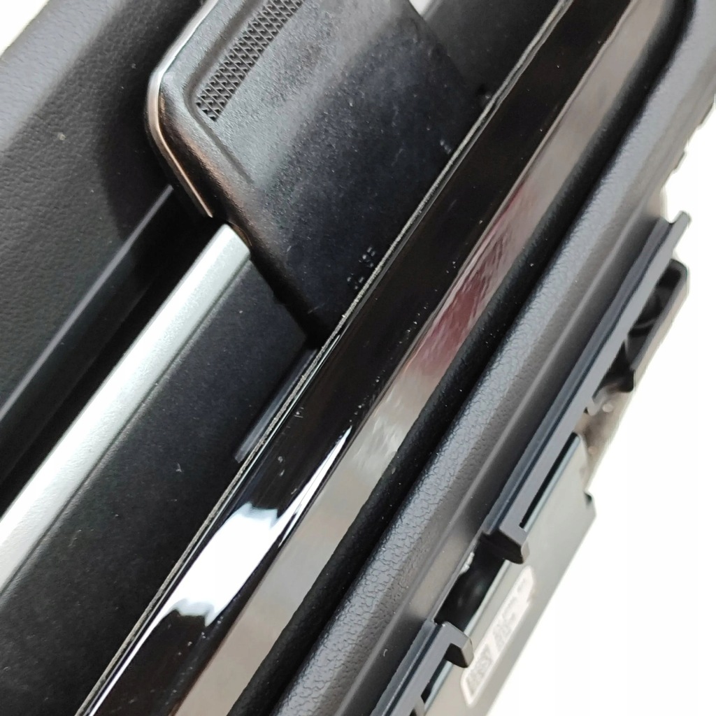 фото №7, Kia ev6 2023 форсунки / решётки обдув панели приборной панели