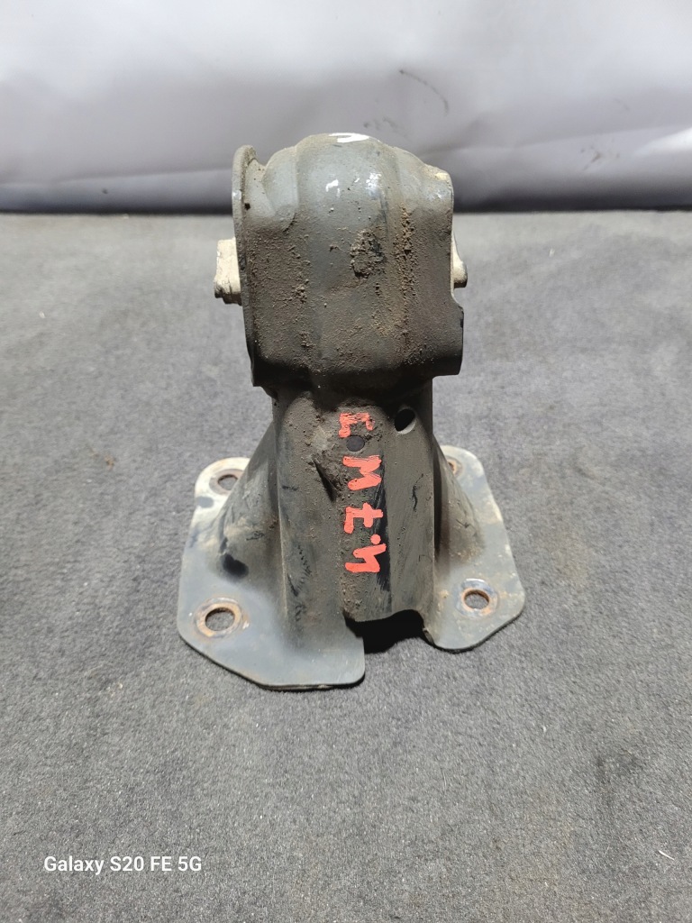 фото №1, Jeep grand cherokee wk 4.7 подушка двигателя кронштейн