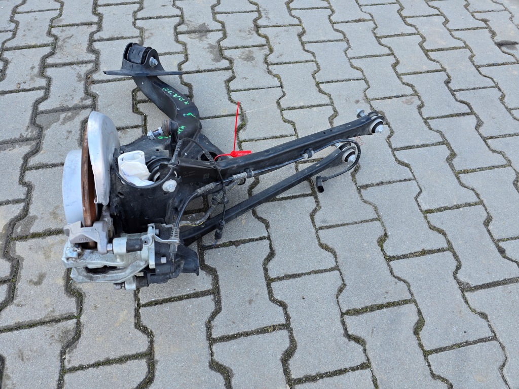 Поворотний кулак важіль лівий задній x drive bmw f45 f48 f39 6884693 6851569 6898963 Зі Шроту