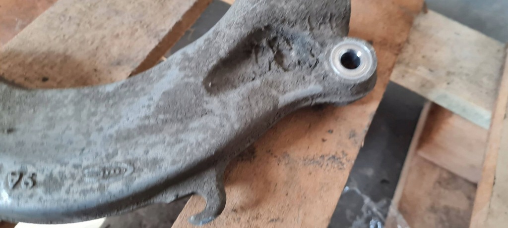 фото №12, A6 c8 4k крепление кронштейн кронштейн амортизатора правый перед 4m0413038 a7 4k