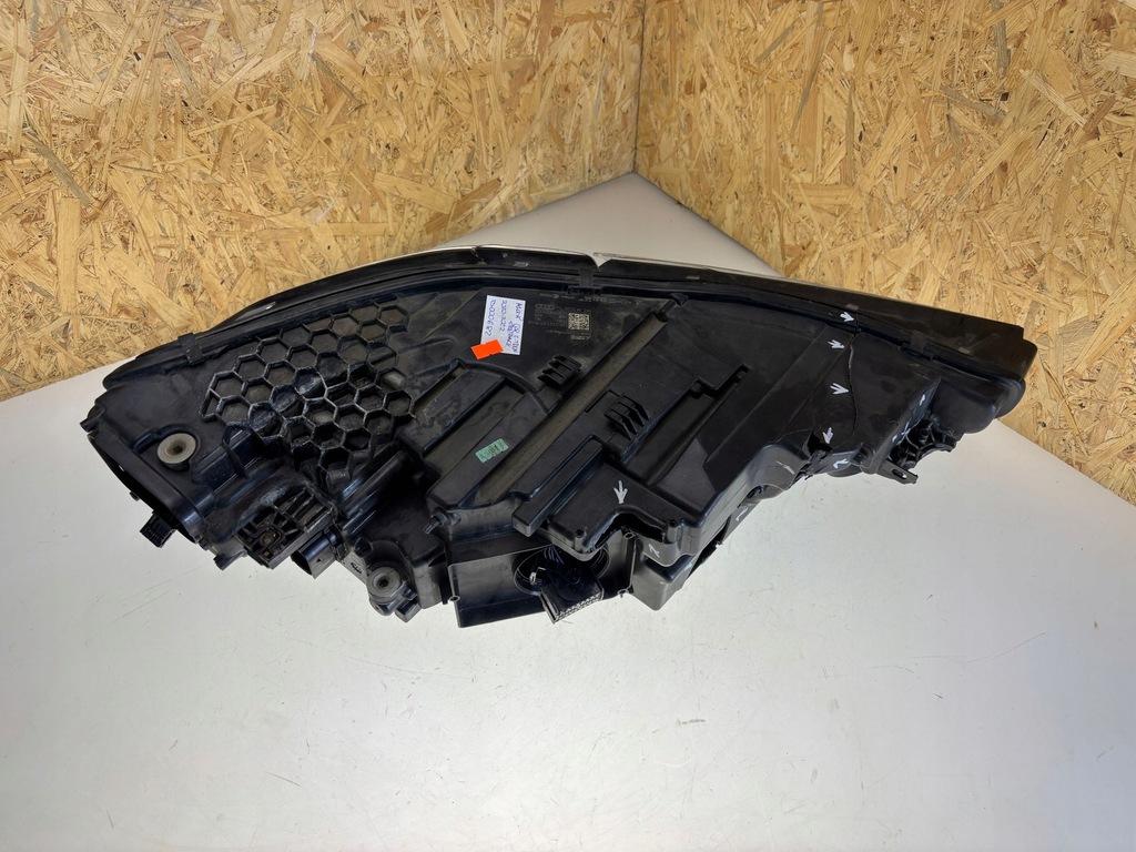 фото №13, Audi q8 e-tron 2023 лампи передні