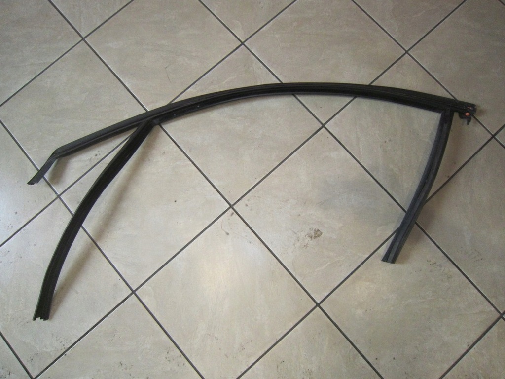 фото №1, Ford mondeo mk5 прокладка скло лівий перед pod хром