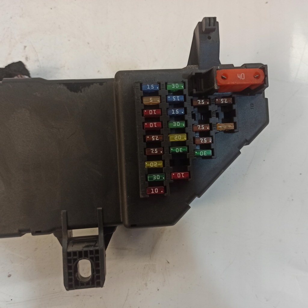 Saab 93 ii 2.2 d коробка предохранителей 12785597 12801759 Оригинал