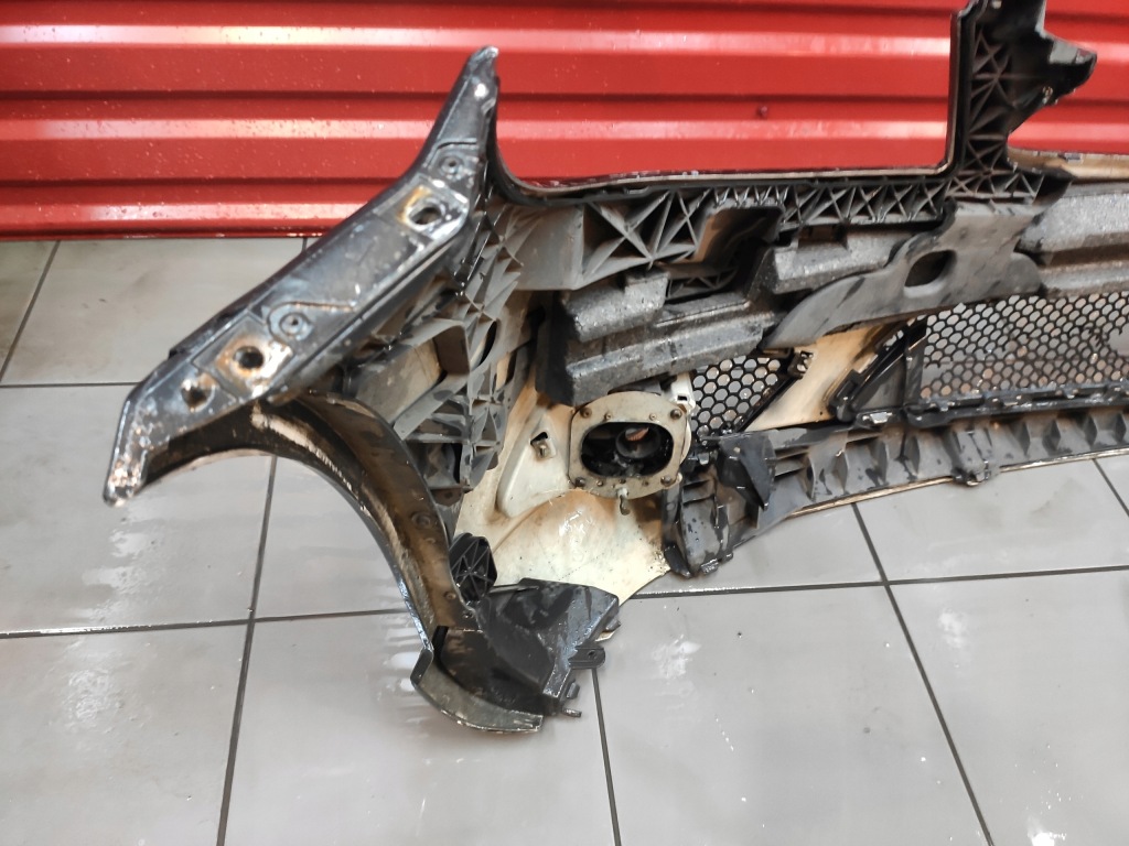 Mercedes c-klasa w204 бампер amg перед передний комплект  оригинал Оригинал