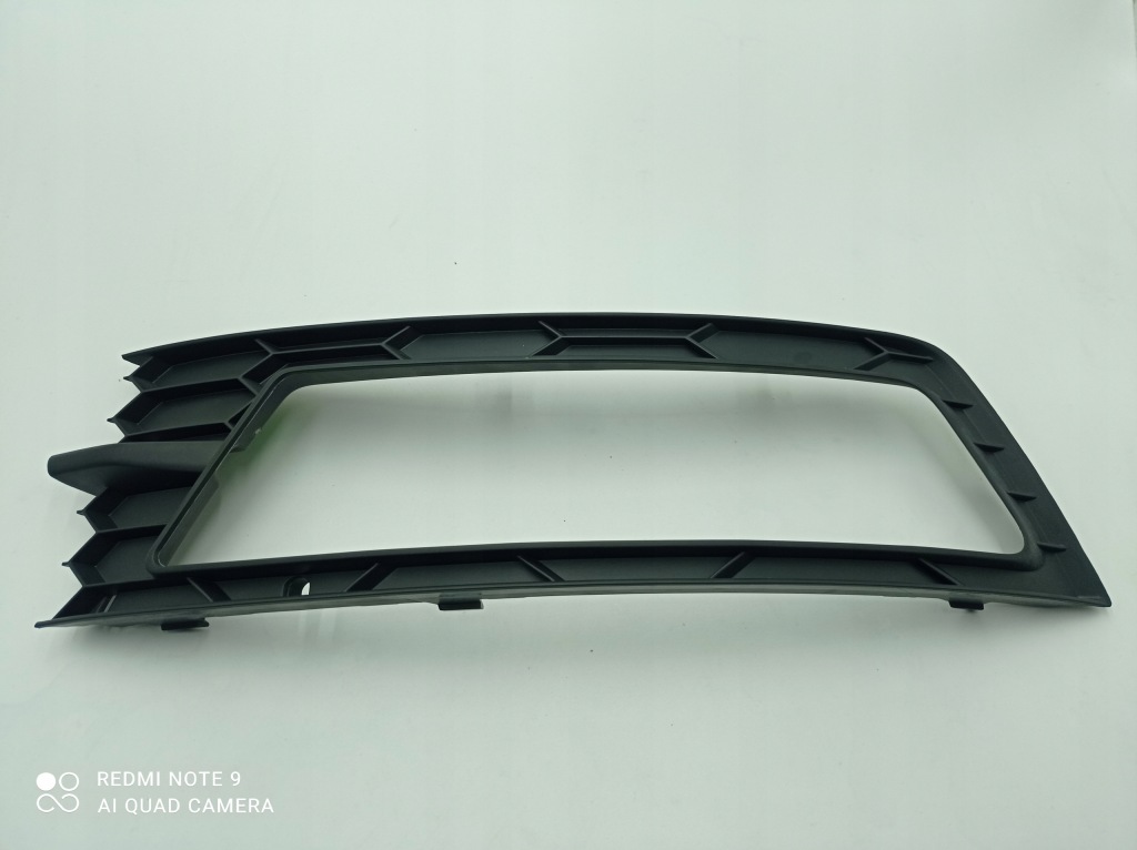 фото №1, Skoda оригинальный номер 5ja807682 решётка бампера передний p