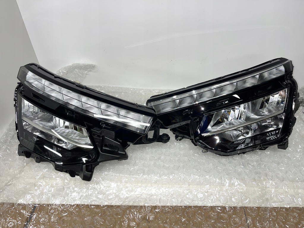 фото №1, Skoda kamiq led crystal лампа левая правая fabrycznie nowa