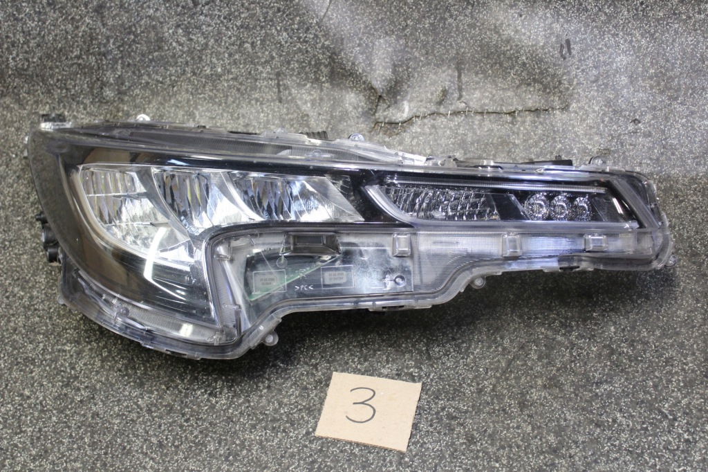 фото №1, Toyota оригінальний номер 81110-02s60 гібрид лампа