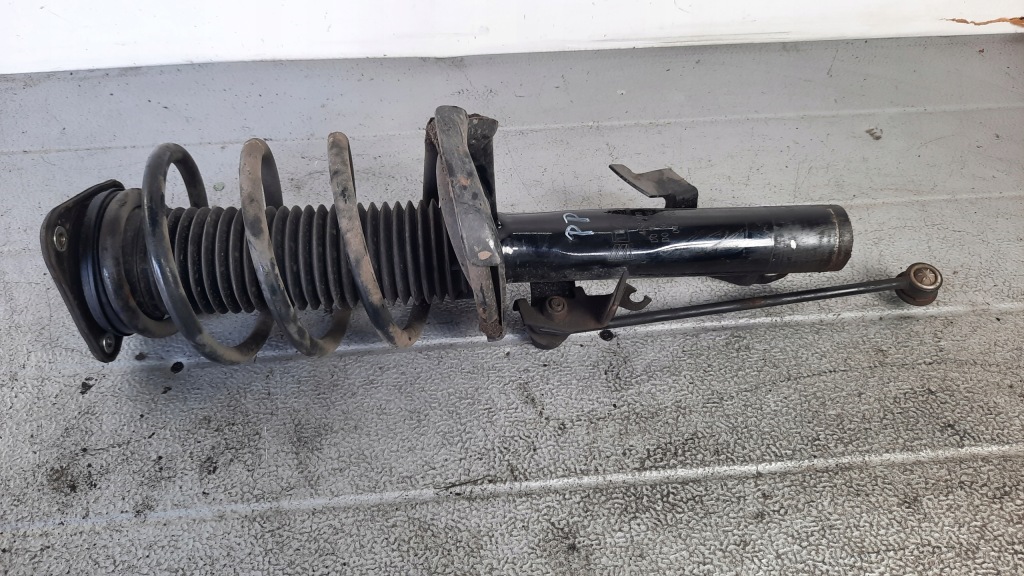 Купить Амортизатор правая  перед mazda 3 05r 1.6citd