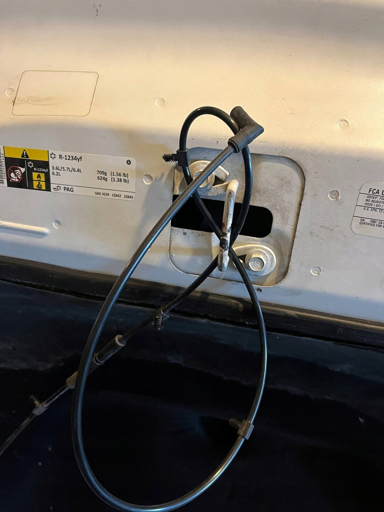 фото №15, Oem dodge challenger 2015 крышка передняя / капот двигателя p68250254aa