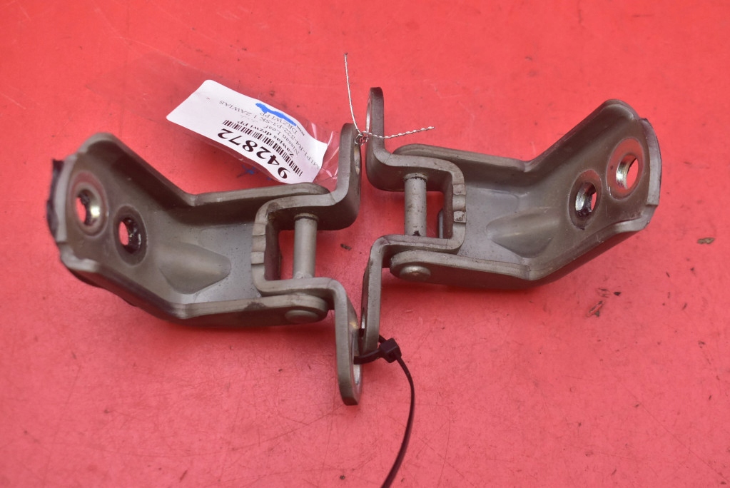 фото №1, Петля петли дверь правый перед nissan leaf 1 i ze0 lift 10-17