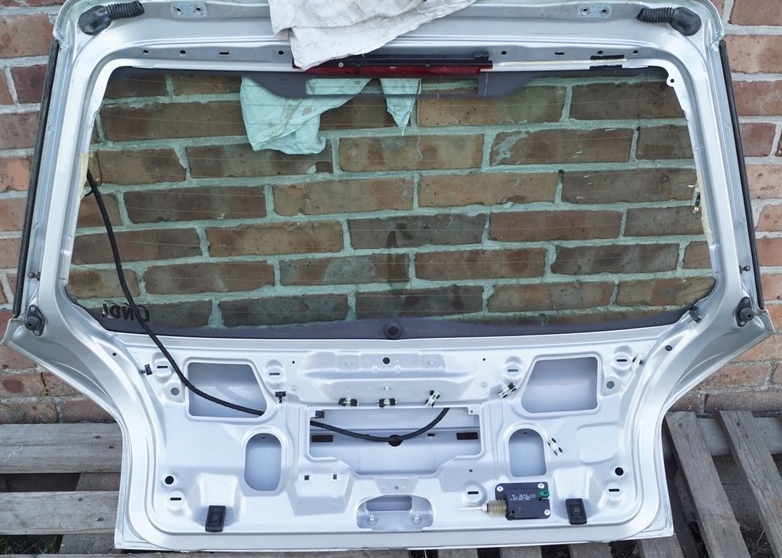 фото №4, Кришка багажника задня багажника audi a3 8l lift ly7w