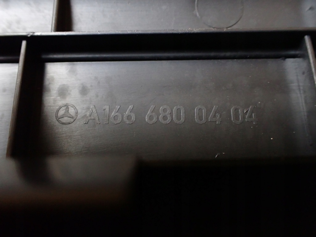 Накладка  накладка порога  правый  задний mercedes gls 2 x166 3.0 17r a1666800404 Киев