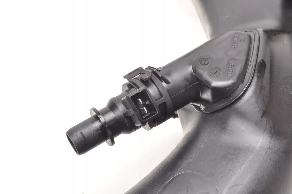 фото №11, Volvo xc70 ii 2.4 d5 205km труба воздухозаборник воздуха 31657655