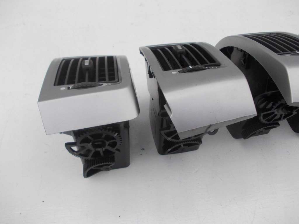 Решітка обдув бічна ліва права середня fiat ducato jumper рестайлінг  15r Ціна