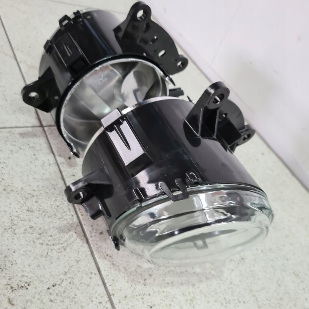 фото №9, Противотуманная фара лампа mercedes actros mp 4 левый правый