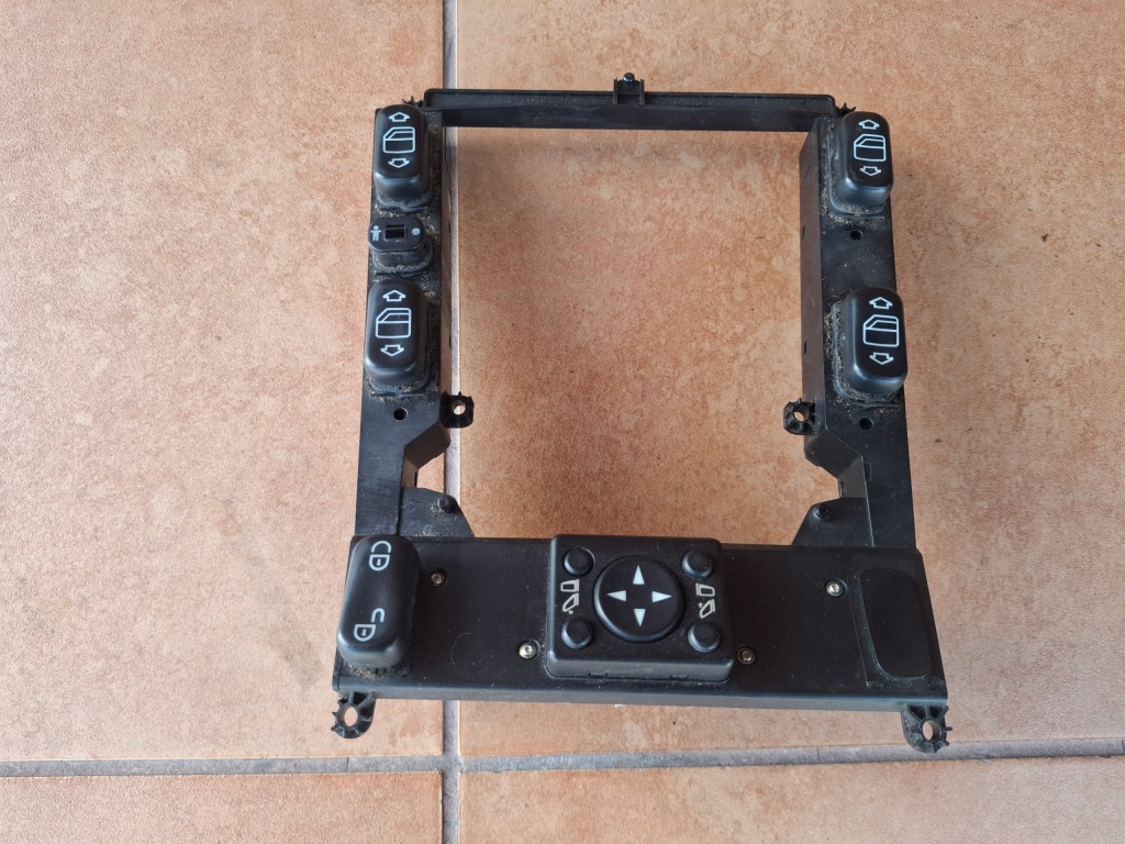 Купити Панель керування mercedes ml w163 a1638205010