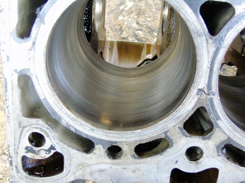 фото №9, Блок двигателя 1.8 b 16v ford mondeo mk3 focus 2 v30 v50 s40 rf1s7g6015at