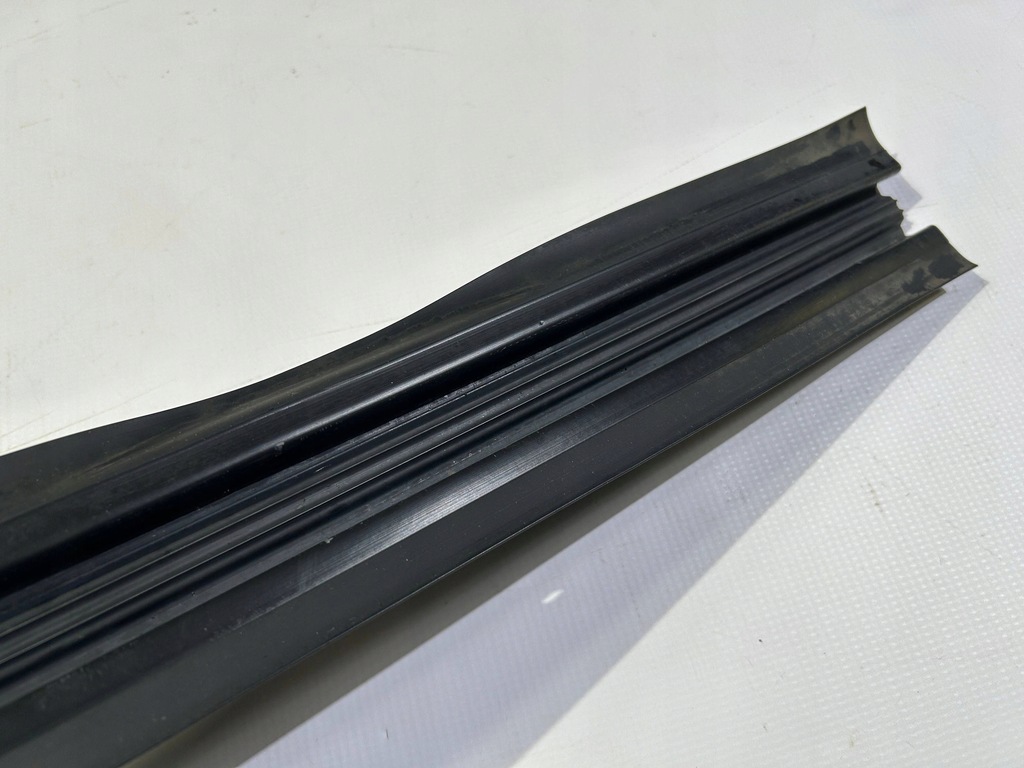 фото №10, Молдинг прокладка захист радіатора dodge charger challenger 2015r-