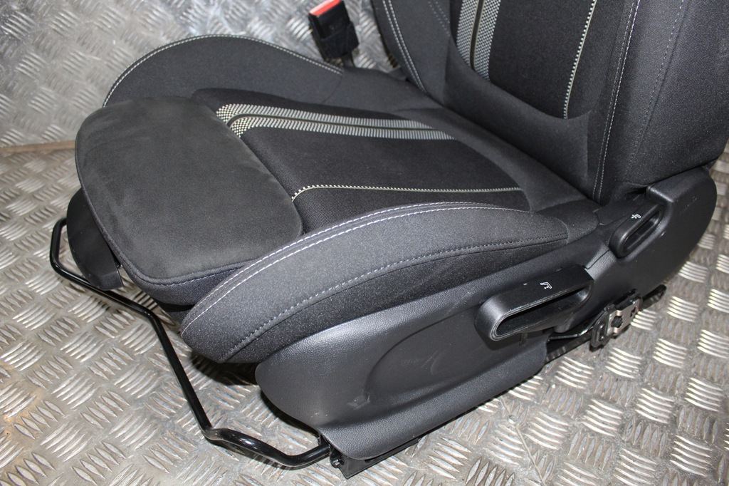 фото №12, Mini f54 jcw clubman обивка сиденья заднее сиденье alcantara